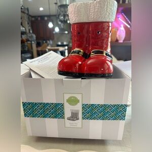 VGUC - SCENTSY “DOWN THE CHIMNEY” WARMER - IN ORIGINAL BOX